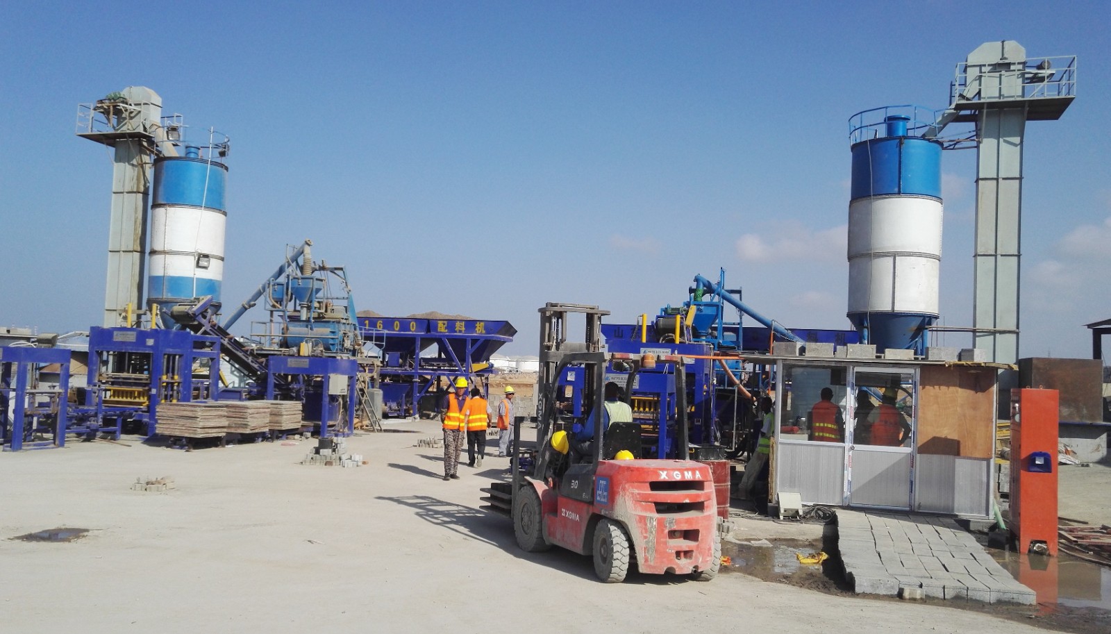 Automatic Concrete Block Machine