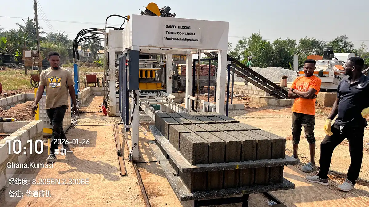 Caso de proyecto de la máquina de ladrillos Huatong QT10-15 totalmente automática en Ghana