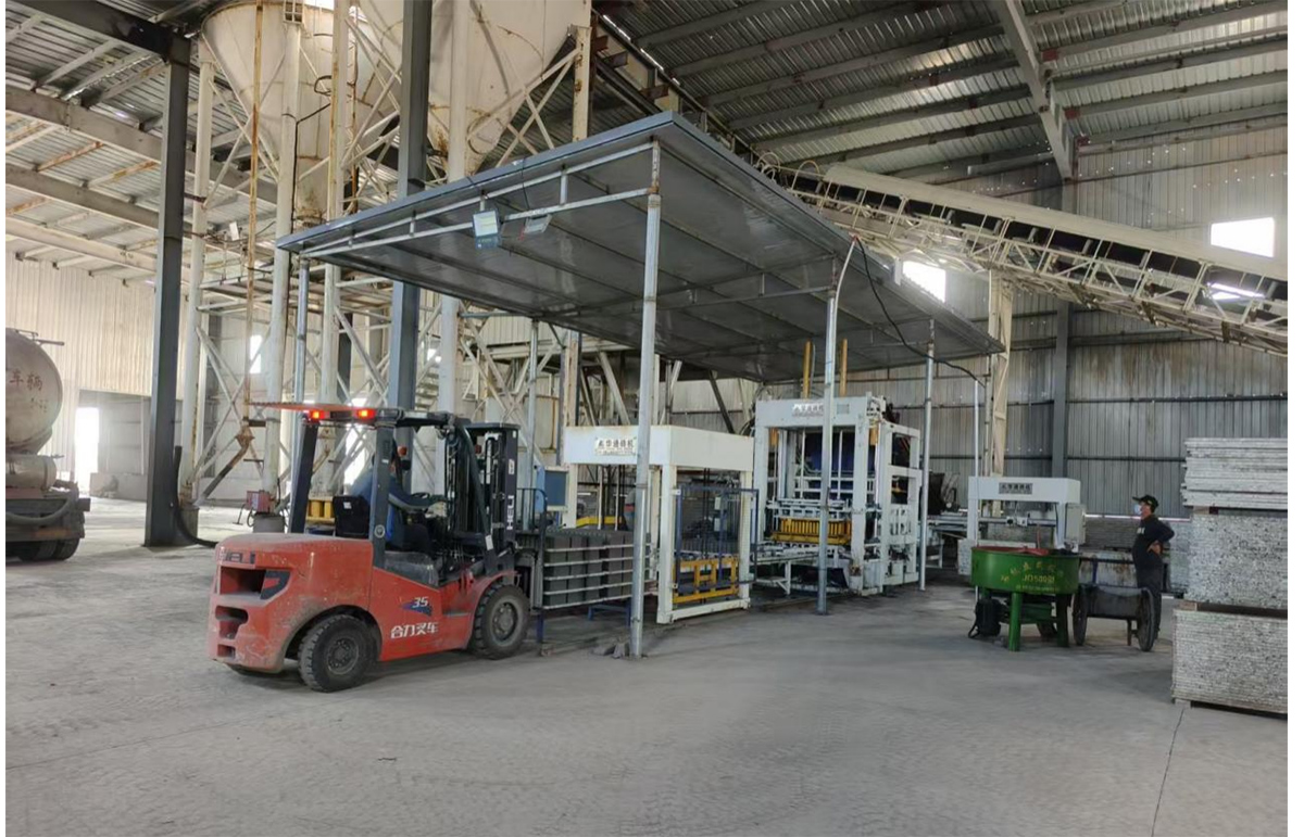 Казахстанский кирпичный станок. Казахстанский кирпичный станок.