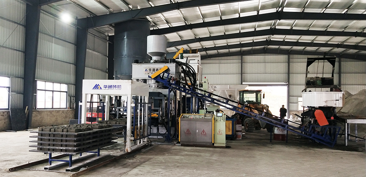 Pressa idraulica per mattoni