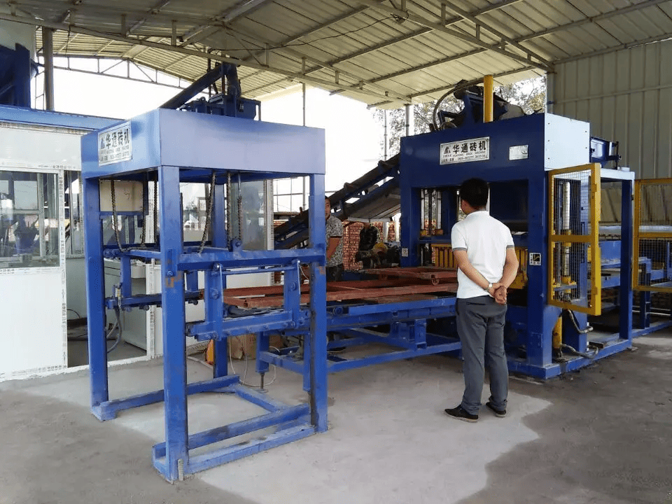 кірпіш машинасы