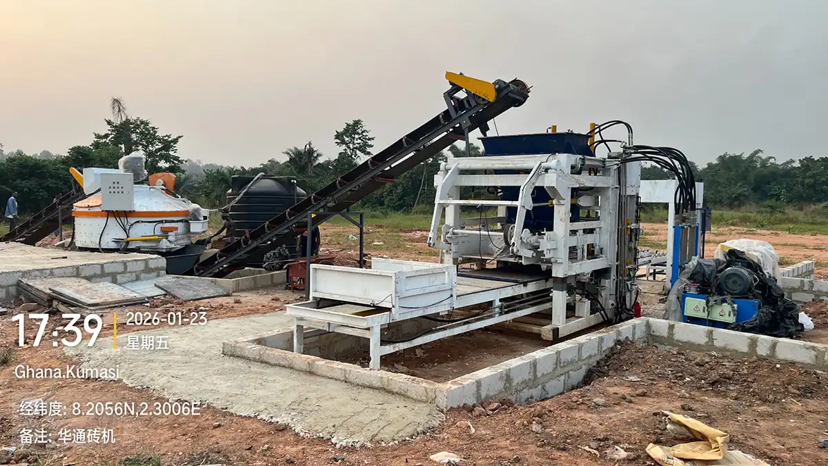 Caso de proyecto de la máquina de ladrillos Huatong QT10-15 totalmente automática en Ghana