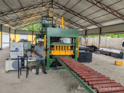 QT5-15 Halbautomatische Ziegelmaschine
